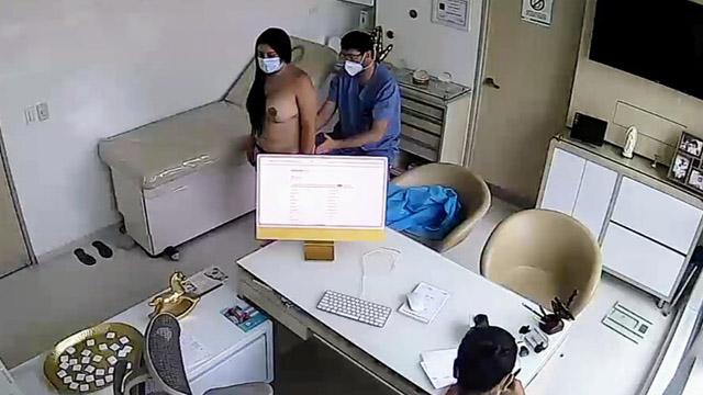 Patient Nude With Doctor – Cctv Sex Video